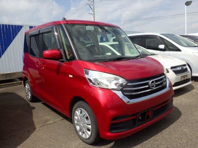 3908 Nissan Dayz roox B21A 2018 г. (NAA Tokyo)